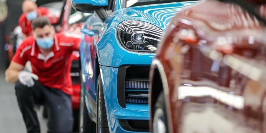 Die Autoindustrie leidet besonders stark am Materialmangel in Folge von Lieferengpässen. Foto: Jan Woitas/dpa-Zentralbild/dpa