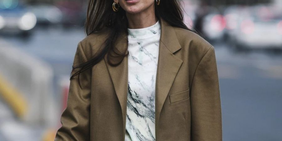 Oversize-Blazer geben derzeit den Ton in Sachen Trends an.