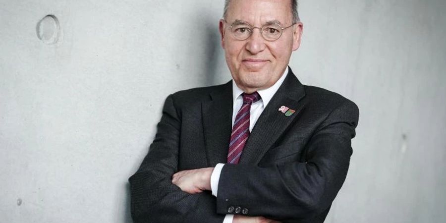 Gregor Gysi ist auch Anwalt. Foto: Kay Nietfeld/dpa