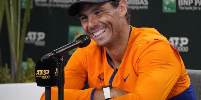 Rafael Nadal aus Spanien spricht während einer Pressekonferenz im Rahmen des BNP Paribas Open-Tennisturniers. Foto: Mark J. Terrill/AP/dpa Rafael Nadal