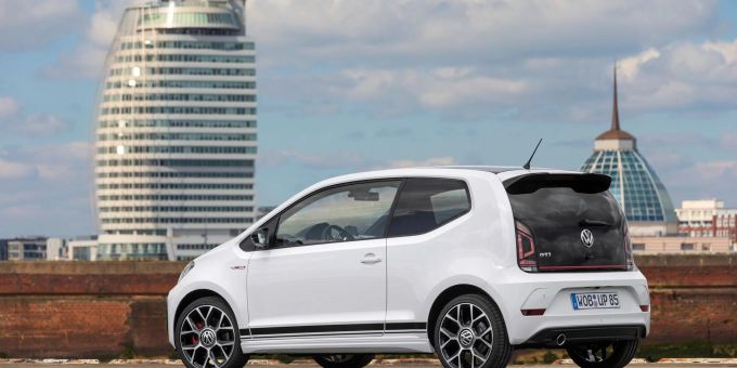 Flotter Flitzer: Den kleinen Up baut VW auch als sportliche GTI-Version. Flotter Flitzer: Den kleinen Up baut VW auch als sportliche GTI-Version.
