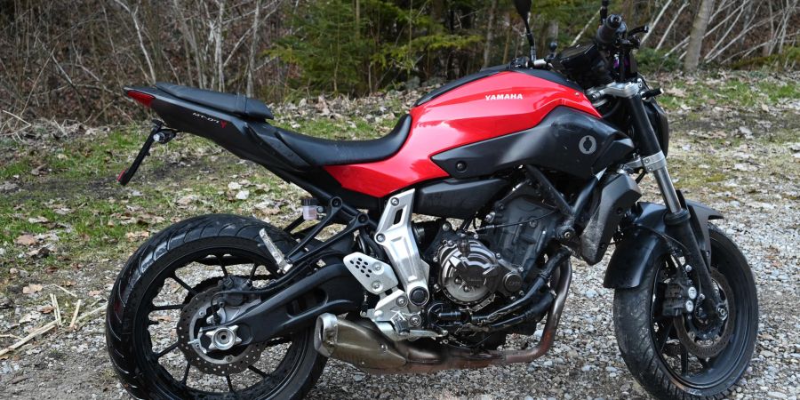 Gähwil: Selbstunfall mit Motorrad