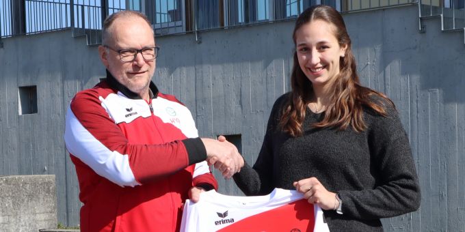 Stefanie Eugster kehrt zum HV Herzogenbuchsee zurück. Handshake Stefanie Eugster
