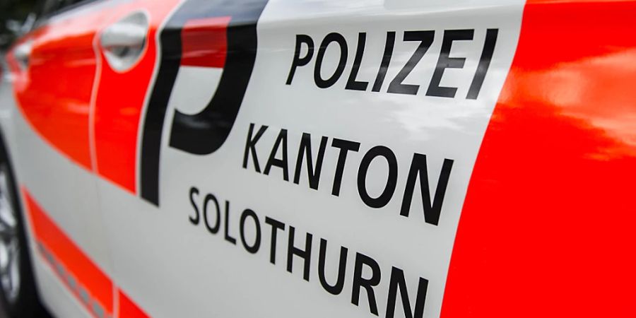 Ein Automobilist hat bei Kappel SO mit seinem Fahrzeug einen Fussgänger erfasst und diesen dabei so schwer verletzt, dass er später im Spital verstarb.