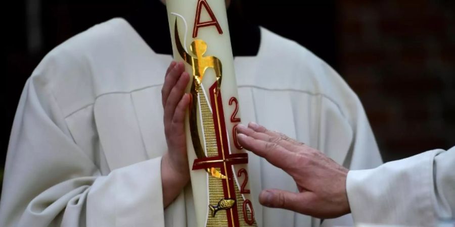 Ostergottesdienst in einer Kirche