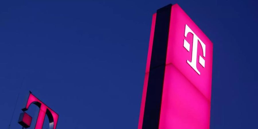 Die Deutsche Telekom will mit Glasfaserleitungen deutlich mehr Menschen an das schnelle Internet anbinden als bisher. Foto: Oliver Berg/dpa