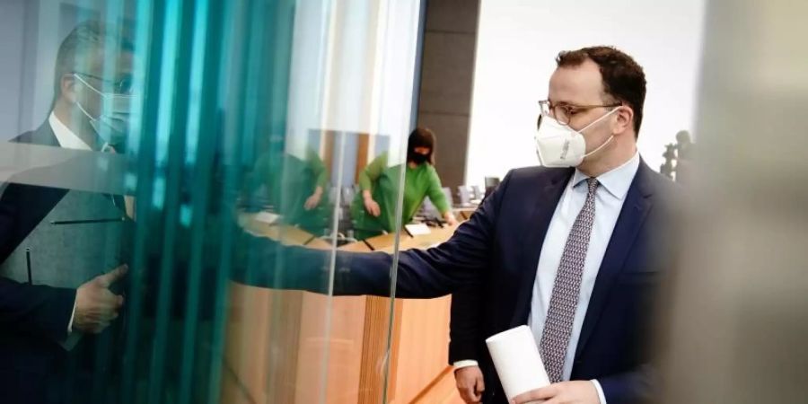 Gesundheitsminister Jens Spahn appelliert an die Bürgerinnen und Bürger, «im Zweifel auch mehr als die staatlichen Regeln» umzusetzen. Foto: Kay Nietfeld/dpa