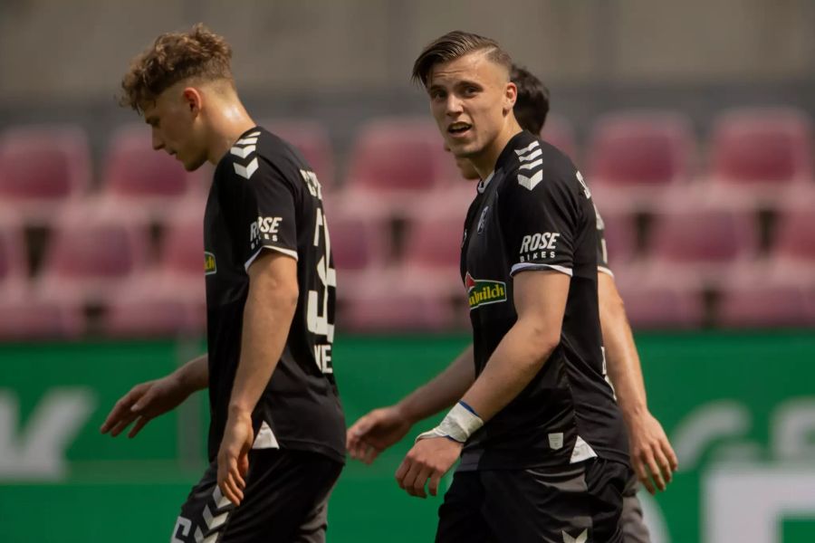 Ermedin Demirovic (r.), Ex-Stürmer des FC St.Gallen, bucht das zwischenzeitliche 2:0 für die Gäste.