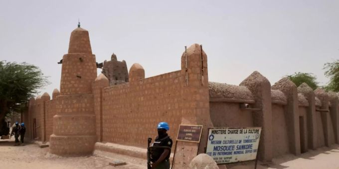 UN-Soldaten vor Moschee in Timbuktu. UN-Soldaten