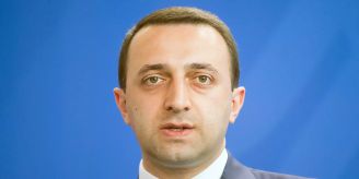 Tiflis - Zehntausende Georgier feiern EU-Kandidatenstatus