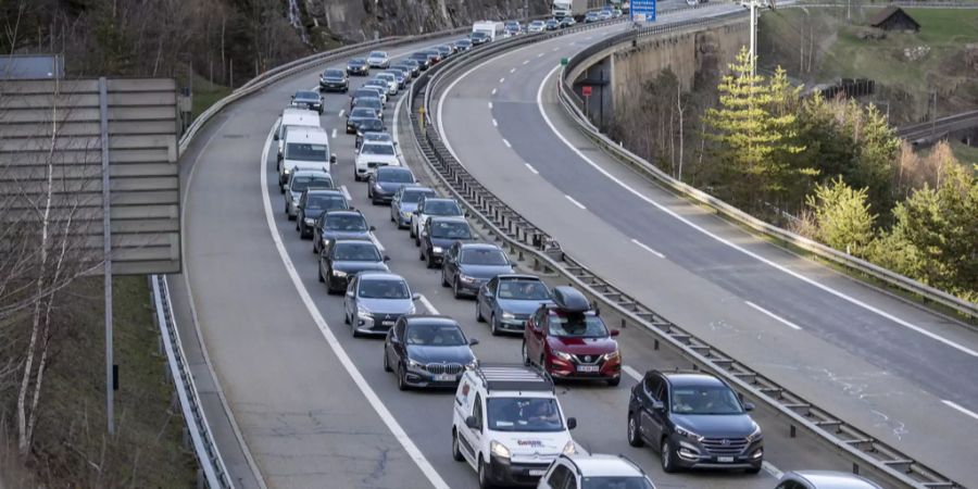 stau gotthard Gotthard-Strassentunnel