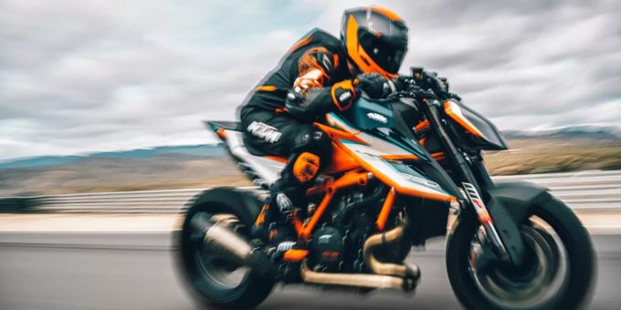 KTM stellt die neue KTM 1290 Super Duke RR vor. KTM 1290 Super Duke RR
