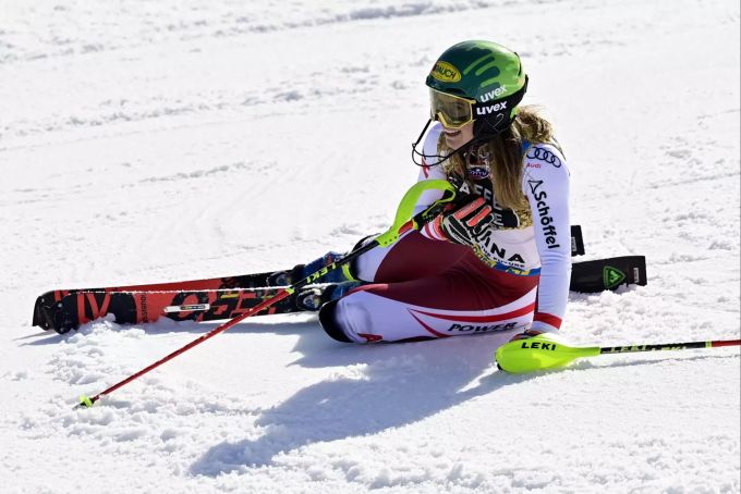 Fassungslos im Ziel: Katharina Liensberger feiert die Goldmedaille im Slalom an der Ski-WM in Cortina d'Ampezzo. Katharina Liensberger Slalom Cortina
