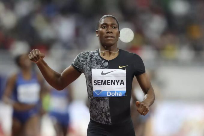 Südafrikas Caster Semenya überquert die Linie, um Gold im 800-Meter-Finale der Frauen während der Diamond League in Doha, Katar, am Freitag, 3. Mai 2019, zu gewinnen. Caster Semenya