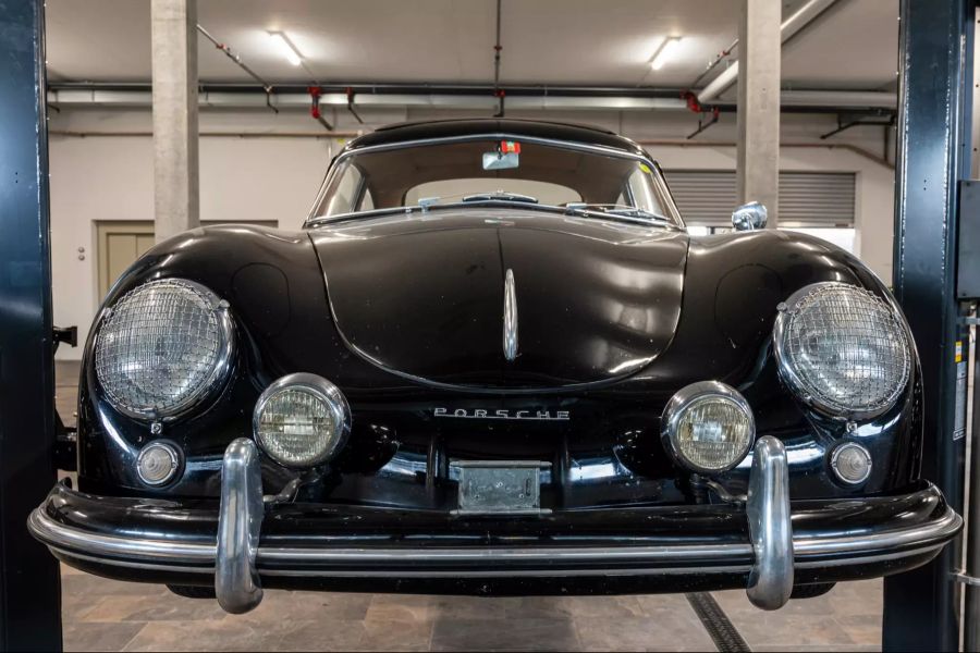 Dieser Porsche 356 wurde am 1. Januar 1953 zugelassen.