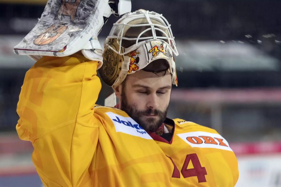 Langnau-Goalie Ivars Punnenovs wird in den ersten acht Minuten dreimal bezwungen.