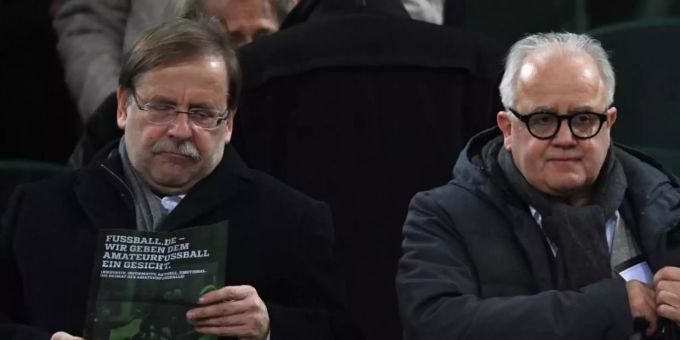 Kritisieren die neuen Corona-Beschlüsse von Bundesregierung und Länderchefs: DFB-Vize Rainer Koch (l) und DFB-Präsident Fritz Keller. Foto: Federico Gambarini/dpa Kritisieren die neuen Corona-Beschlüsse von Bundesregierung und Länderchefs: DFB-Vize Rainer Koch (l) und DFB-Präsident Fritz Keller. Foto: Federico Gambarini/dpa