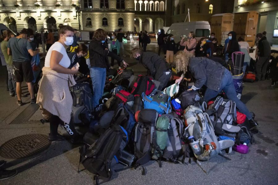 Klima-Aktivisten besetzen in Bern den Bundesplatz.