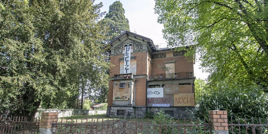 Hauseigentümer sollen sich besser gegen Besetzungen wehren können. Das schlägt der Bundesrat vor. (Archivbild)