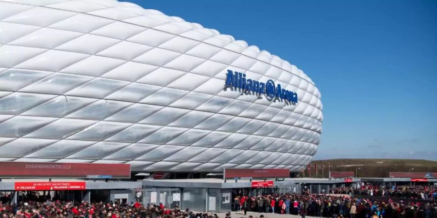 Der FC Bayern München hat ein Hygienekonzept für die Rückkehr von Zuschauern mit einer Maximalzahl von ungefähr 24.000 Fans erarbeitet. Foto: Sven Hoppe/dpa