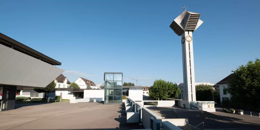 die kath. Kirche St. Andreas in Uster.