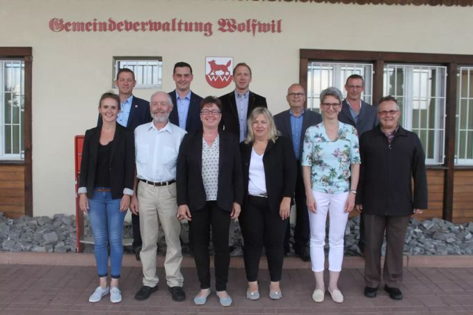 Der aktuelle Gemeinderat inklusive Gemeindeschreiber. Wolfwil Georg Lindemann