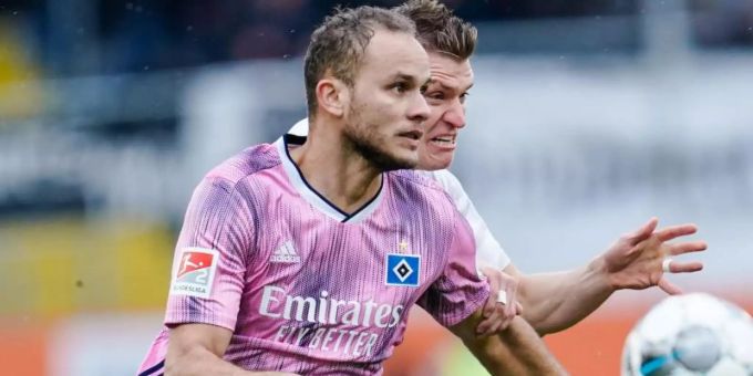 Hamburgs Ewerton (vorne) wechselt zu den Würzburger Kickers. Foto: Uwe Anspach/dpa Hamburgs Ewerton (vorne) wechselt zu den Würzburger Kickers. Foto: Uwe Anspach/dpa