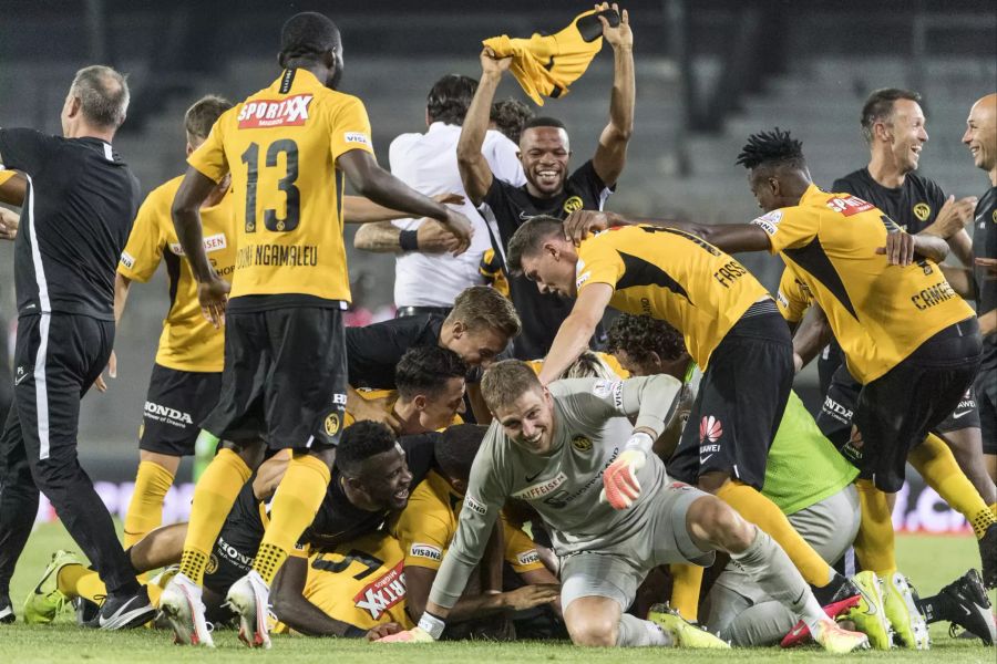 Der BSC Young Boys jubelt frenetisch über den Meistertitel.