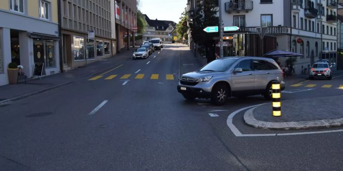 Unfall zwischen Auto und Velo. Unfall zwischen Auto und Velo