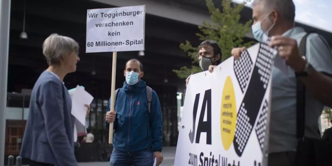 St. Gallen - Kundgebung für das Spital Wattwil vor der Olma-Halle