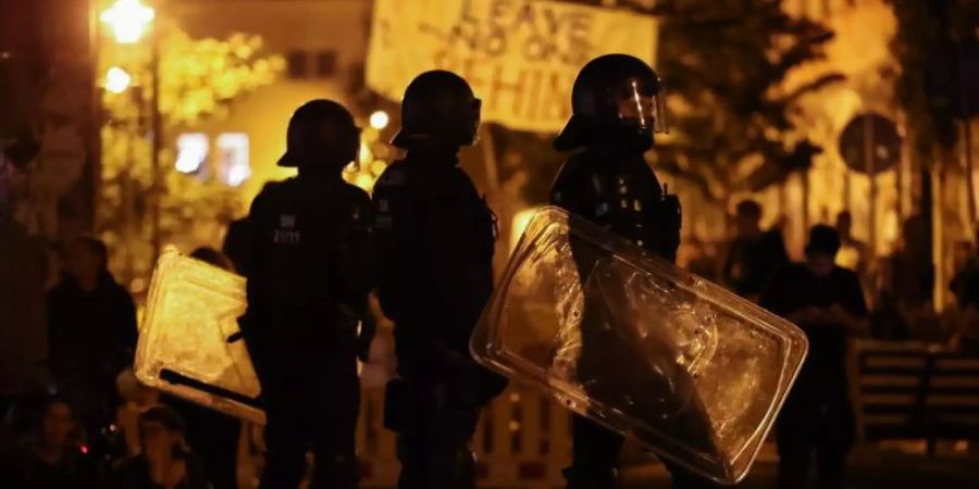 Die Polizei verstärkt die Zahl ihrer Einsatzkräfte. Foto: Jan Woitas/dpa-Zentralbild/dpa
