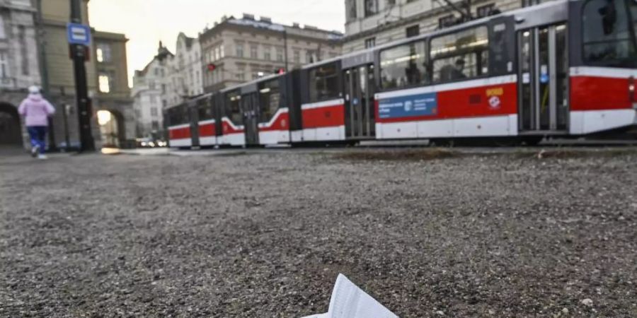 Die tschechische Hauptstadt Prag ist wegen des erneuten Lockdowns wie leergefegt. Foto: Michal Kamaryt/CTK/dpa