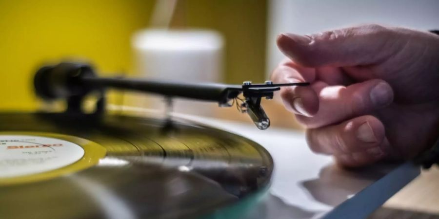 LP auf dem Plattenspieler