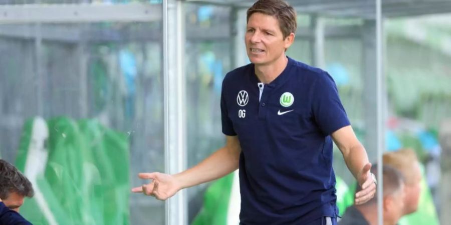 Wolfsburgs Cheftrainer Oliver Glasner sieht seinen Kader noch nicht breit genug aufgestellt. Foto: Soeren Stache/dpa-Zentralbild/dpa