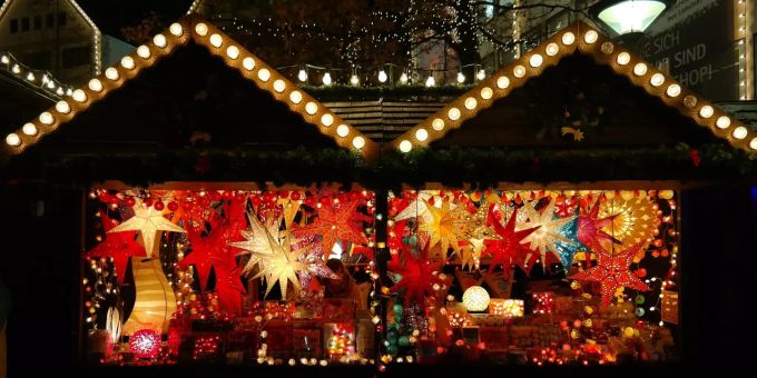 Im Gegensatz zu den meisten Weihnachtsmärkten findet der Markt in Dietlikon dieses Jahr statt. (Symbolbild) Weihnachtsmarkt