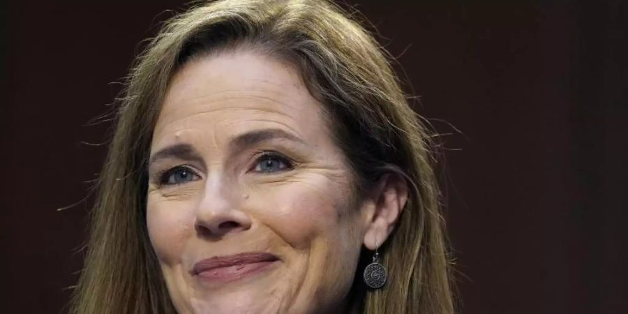 Trumps Kandidatin für das Richteramt am Obersten Gericht: Amy Coney Barrett lächelt. Foto: Drew Angerer/Pool Getty Images North America/AP/dpa