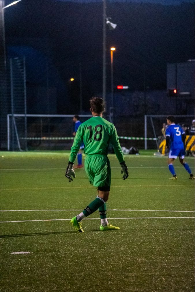 Torhüter Lenny Hofer.