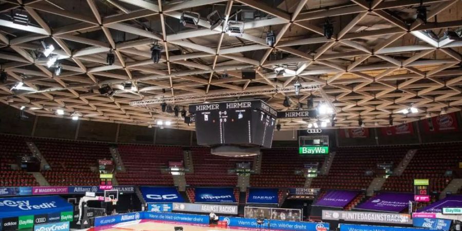 Die Basketball-Bundesliga würde gerne mit Zuschauern statt vor leeren Rängen den Spielbetrieb starten. Foto: Matthias Balk/dpa-Pool/dpa