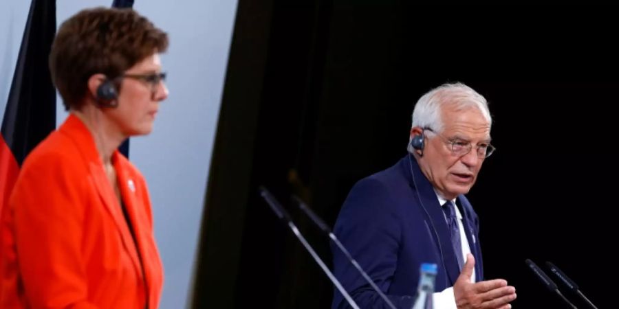 Kramp-Karrenbauer und EU-Aussenbeauftragter Borrell