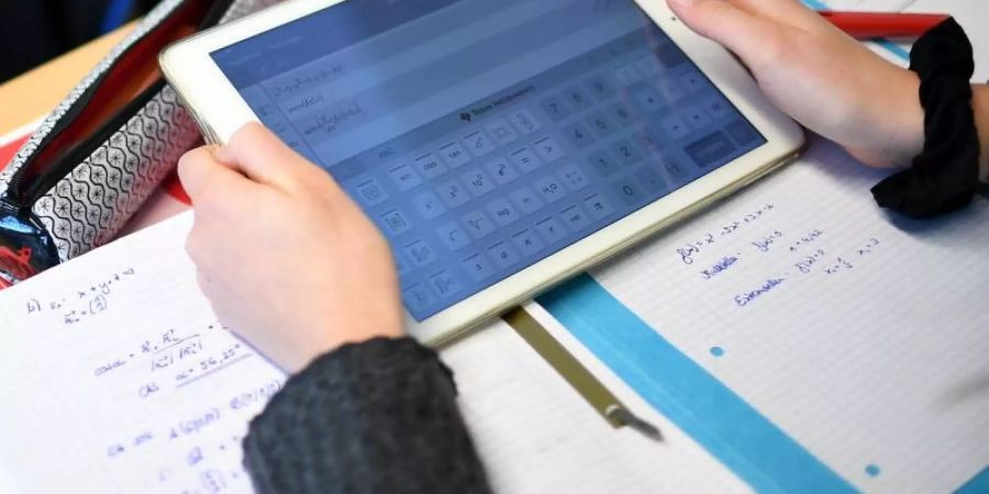Bis zu eine von den fünf Milliarden sollen auch in Laptops, Notebooks und Tablets fliessen. Foto: Britta Pedersen