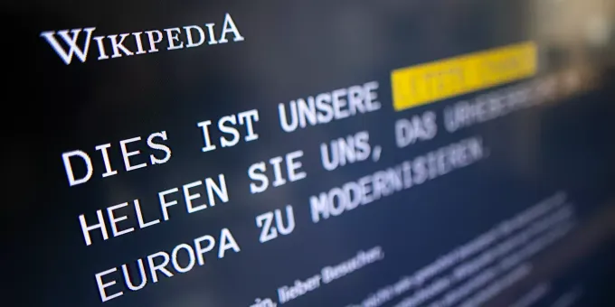 Wikipedia Down Urheberrecht Gibt Auch In Der Schweiz Zu Reden