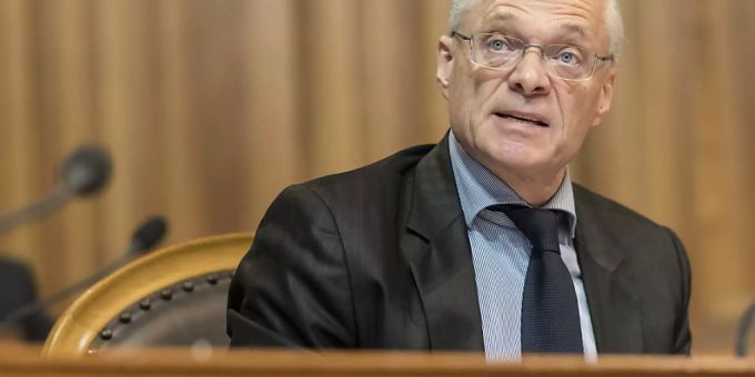 Thomas Minder (Parteilos/SH) plädierte im Ständerat für die Ausschaffung von Terroristen in Folterstaaten. Thomas Minder
