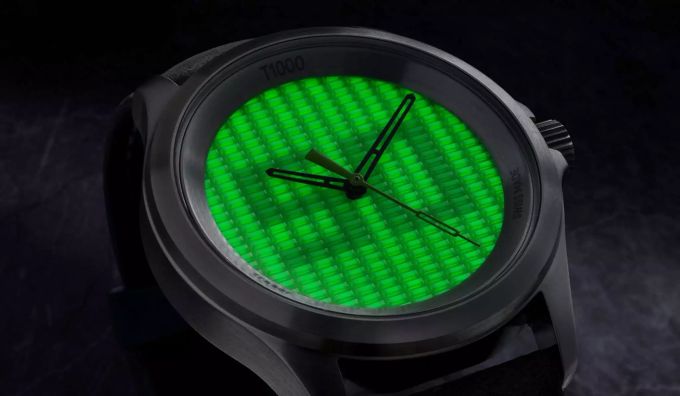 Die T1000 ist die hellste selbstleuchtende Uhr der Welt. T1000