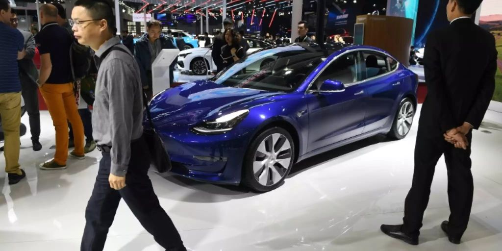 Tesla Fährt Im Ersten Quartal Mehr Als 700 Millionen Dollar Verlust Ein