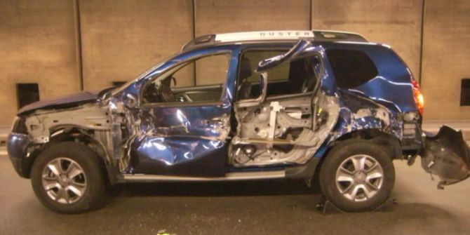 Das Unfallfahrzeug im Gotthard-Strassentunnel.