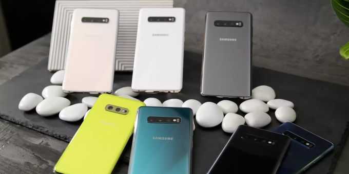 Die Galaxy S10 Smartphones von Samsung gibt es insgesamt in sieben verschiedenen Farben. Galaxy S10