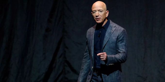 Amazon-Gründer Jeff Bezos. Bezos Brücke