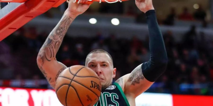 Daniel Theis hat mit den Boston Celtics die Atlanta Hawks mit 129:120 bezwungen. Foto: Kamil Krzaczynski/FR136454 AP