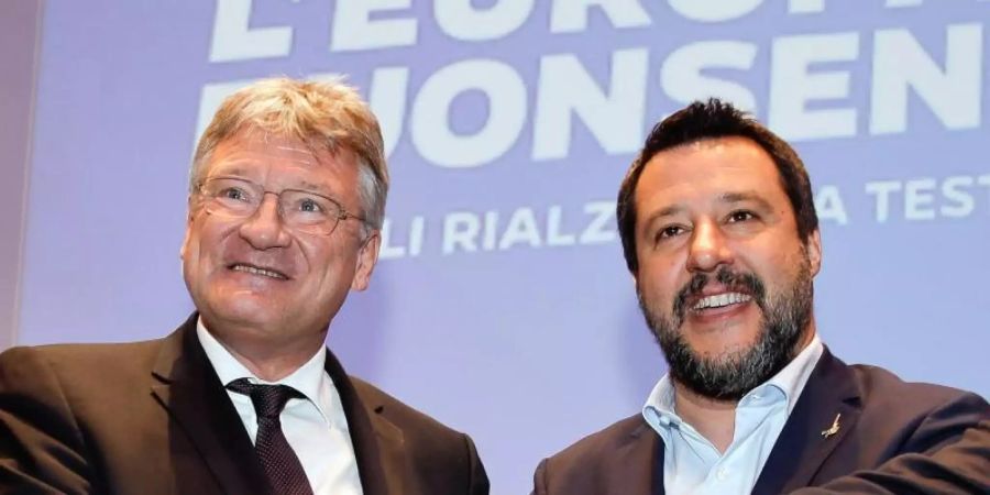 Jörg Meuthen (l) und Matteo Salvini bei ihrer Pressekonferenz in Mailand. Foto: Luca Bruno/AP