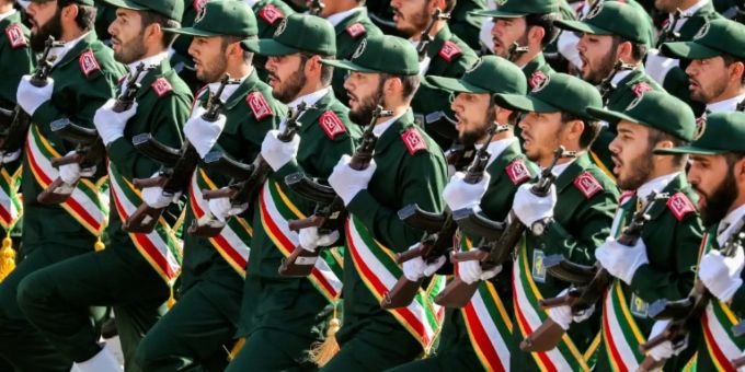 Im Iran - Revolutionsgarden beginnen Übung bei Aserbaidschan